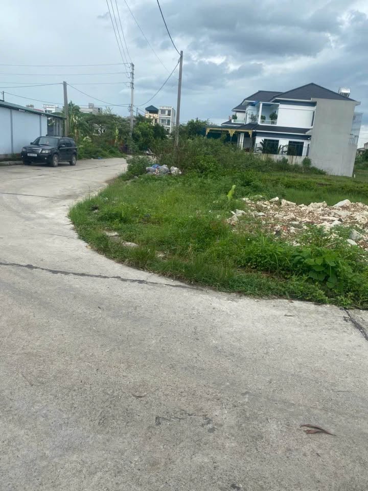 Đất nền góc hai mặt tiền Bá Hiến, 115m² chỉ 3 tỷ - Cơ hội đầu tư hấp dẫn!