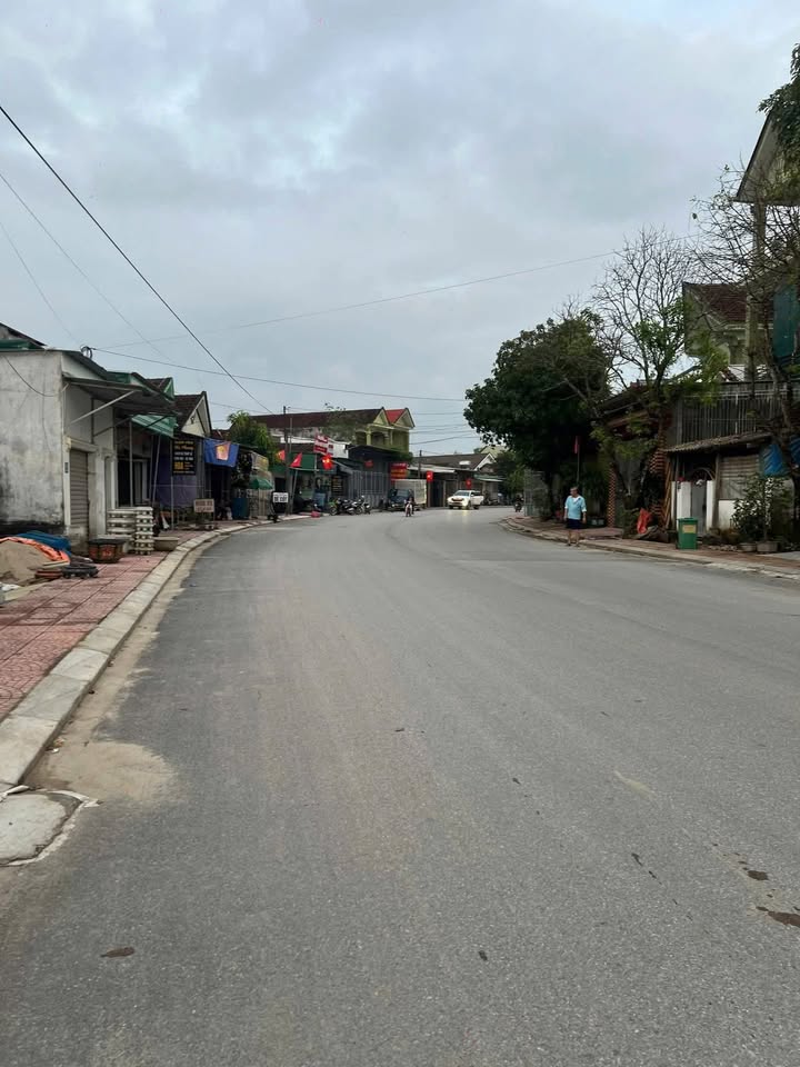 Đất bám Quốc lộ Khối 4 Thị trấn Tân Kỳ 290m² giá 3 tỷ - Đầu tư sinh lời ngay!