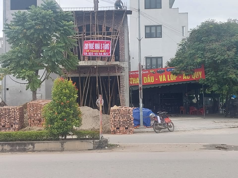 Cho thuê nhà 5 tầng mặt tiền Quốc lộ 37 - Khu đô thị TNR Bích Động