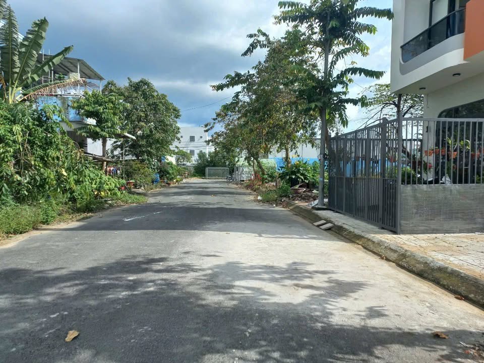 Đất nền 90m² đường B6, KDC Phú An, Hưng Phú - Sổ hồng chính chủ giá chỉ 2.45 tỷ!