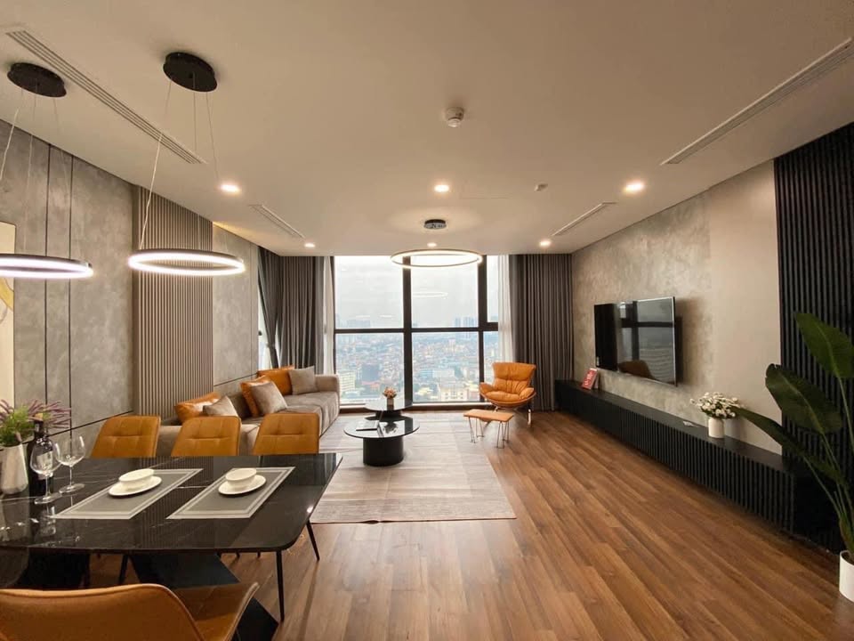 Chung cư Viện Chiến Lược Khoa Học Bộ Công An 130m² giá 18 triệu - Full nội thất sang trọng!