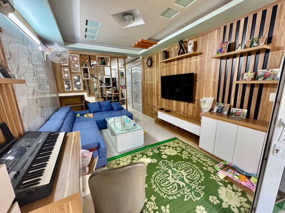 Nhà 3 tầng tại Ngõ 246 Đà Nẵng 41m² giá 2.66 tỷ - Full nội thất sang trọng!