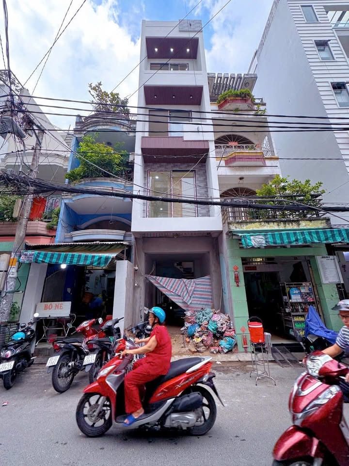 Nhà phố quận 1, Hồ Chí Minh - 39.5m² giá 14.5 tỷ - Sẵn sàng vào ở ngay!