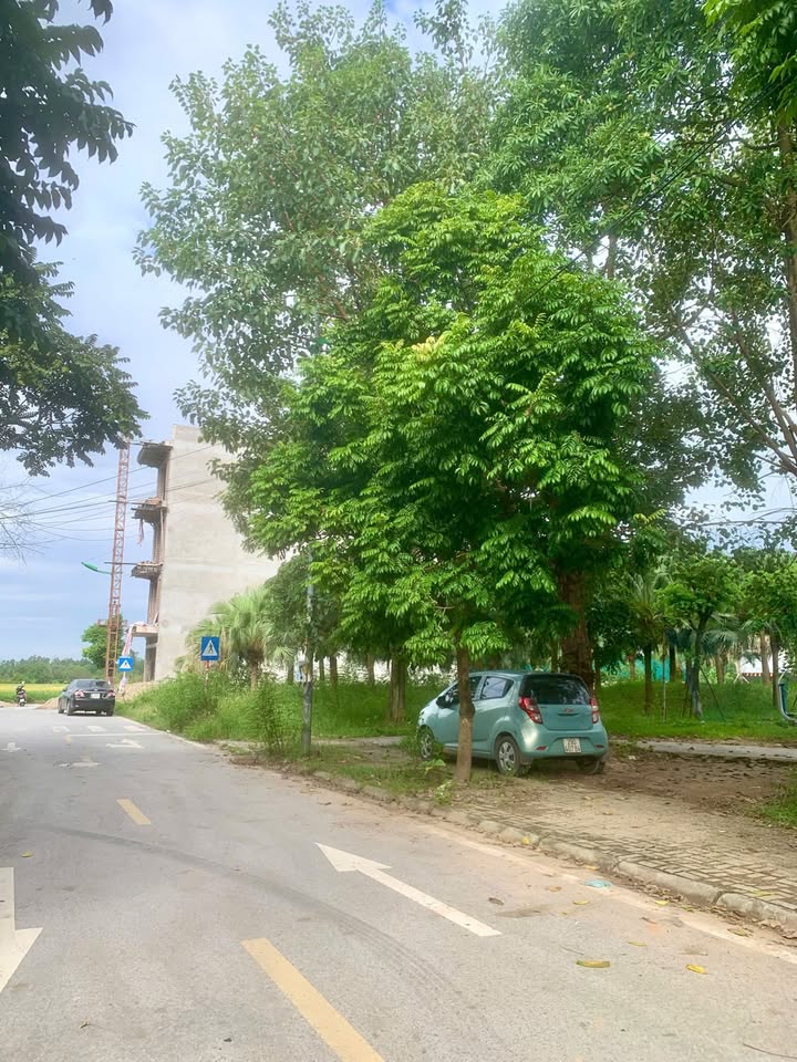 Đất nền lô góc Hương Mạc 116m² giá 5 tỷ - Vị trí đẹp, pháp lý rõ ràng!