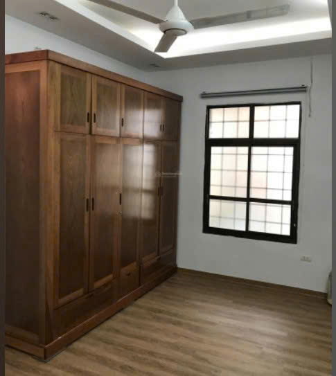 Căn hộ chung cư Cát Linh Đống Đa 100m² giá 6.2 tỷ - Sẵn sàng giao dịch!