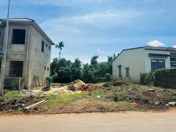 Đất mặt tiền Nơ Trang Lơng, An Lạc, Buôn Hồ 224m² giá 5.31 tỷ - Vị trí đắc địa, dân cư đông đúc!