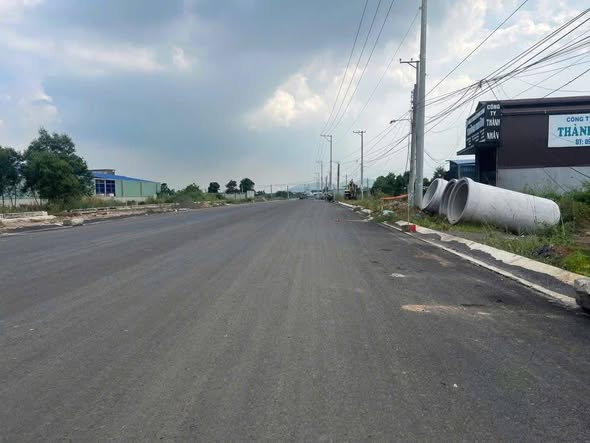 Đất nền mặt tiền đường Hương Lộ 2, xã Hòa Long, 175m² - Tiềm năng sinh lời cao!