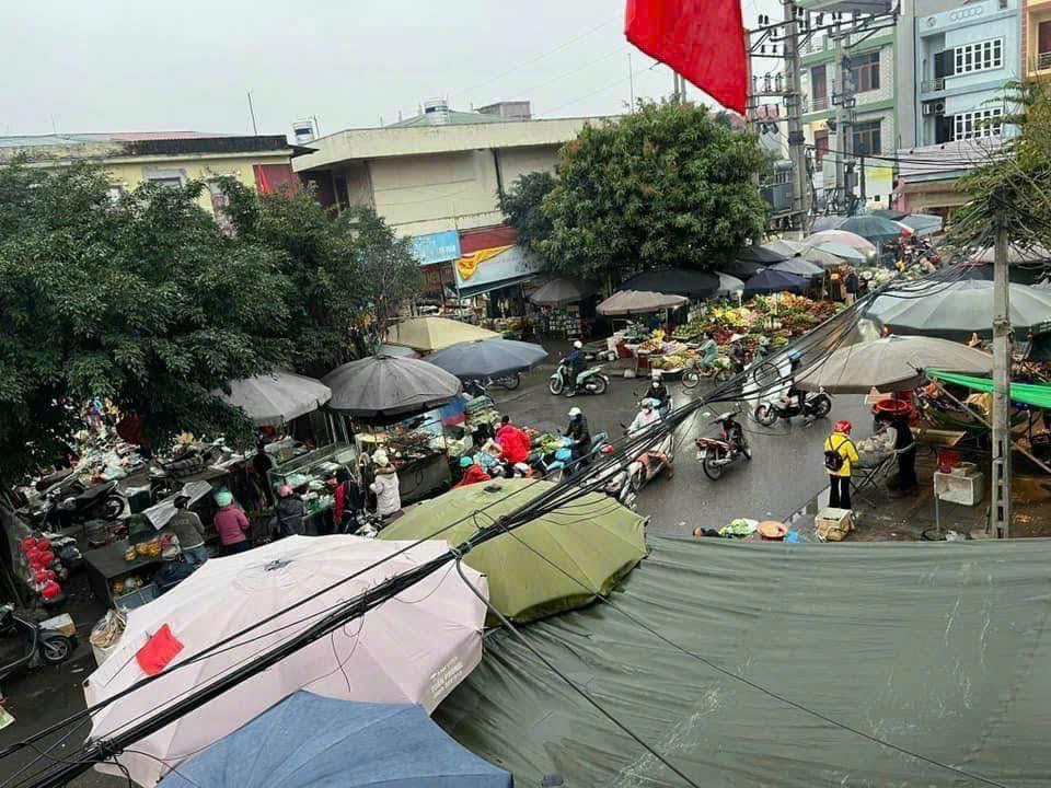 Bán đất kinh doanh Phố Mới, Quế Võ, 132m² giá 13 tỷ - Vị trí đắc địa!