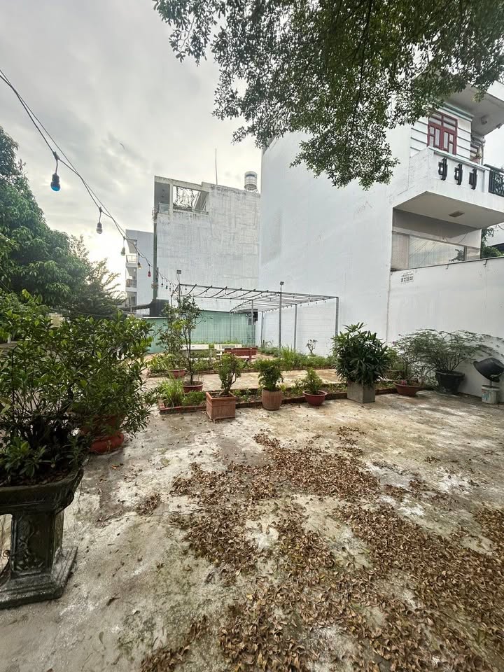 Lô đất mặt tiền Nguyễn Duy Trinh, Quận 2 - 218m² chỉ 14,39 tỷ - Cơ hội đầu tư hấp dẫn!