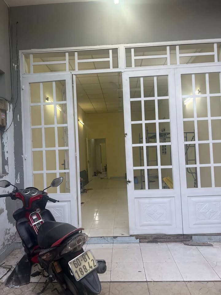 Nhà nguyên căn cho thuê hẻm xe tải Đ.109, Phước Long B, Quận 9 - Giá 9 triệu/tháng, nhận nhà ngay!