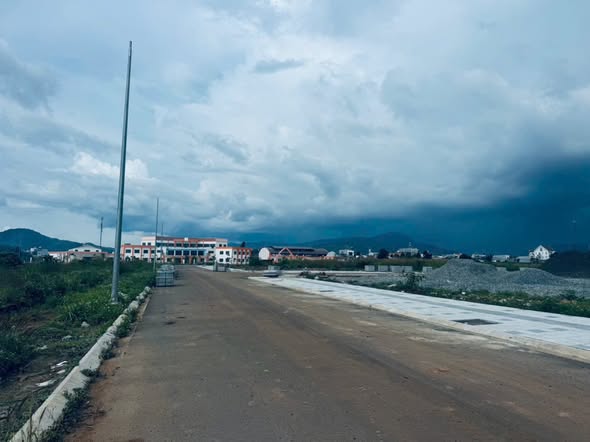 Đất nền 2 mặt tiền khu đấu giá Xã Đức Trọng 304m² giá 8.2 tỷ - Đầu tư sinh lời ngay!