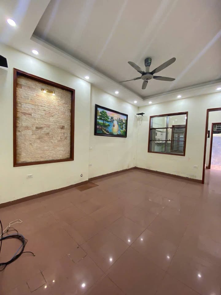 Nhà nguyên căn cho thuê mặt phố Hoa Lâm, Việt Hưng, Long Biên - Kinh doanh sạch, văn phòng công ty giá 20 triệu