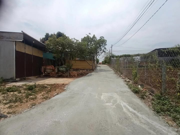 Đất nền Nghĩa Hiệp, Đức Trọng 200m² - Chính chủ bán gấp, có nhà tiền chế