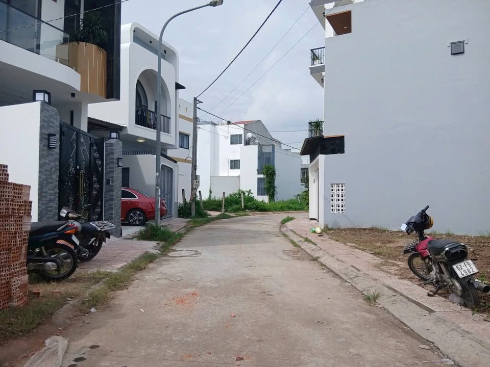 Đất nền góc mặt tiền Rạch Bạch Nha 89m² giá 2.6 tỷ - Vị trí đắc địa tại Mỹ Tho!