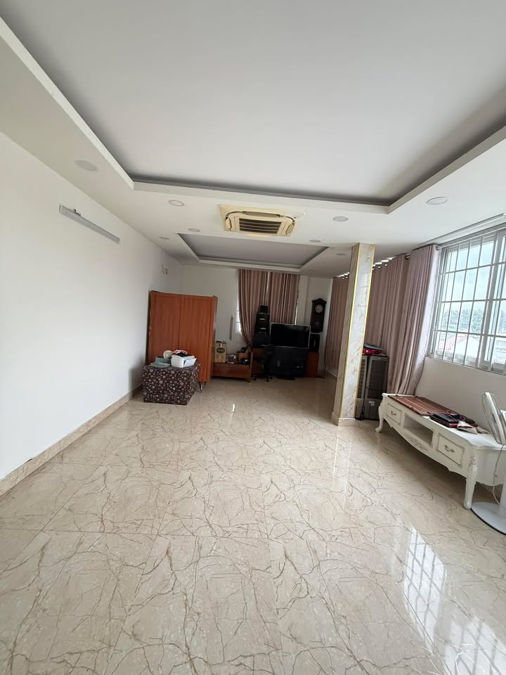 Nhà phố cho thuê hẻm ô tô Sư Vạn Hạnh, Quận 10 - Diện tích 80m², giá chỉ 32 triệu/tháng!