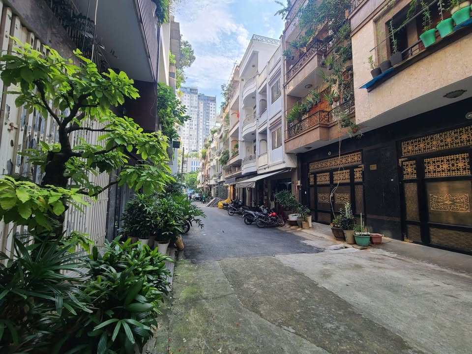 Nhà cho thuê hẻm xe hơi Sư Vạn Hạnh Q10 64m² giá 24 triệu - Phù hợp làm văn phòng hoặc spa!