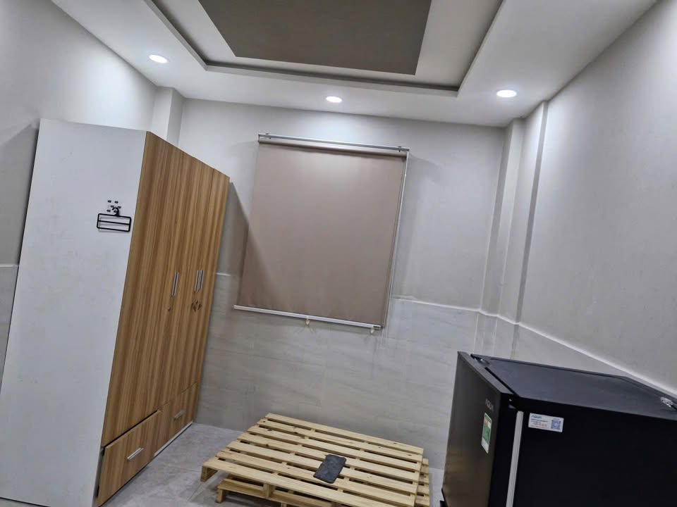 Nhà cho thuê 135 Thành Thái, quận 10 - Full nội thất, tiện nghi hiện đại!