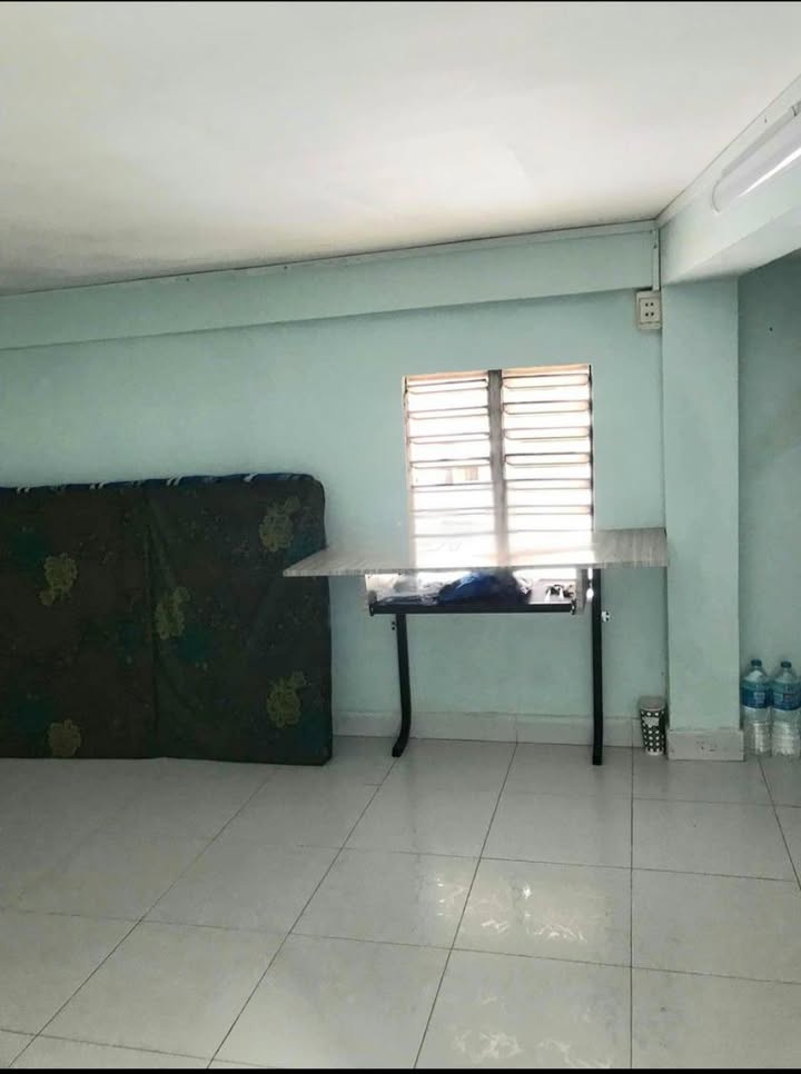 Căn hộ cho thuê đường Nguyễn Chí Thanh, quận 10, 88m² giá 10 triệu - Trống ngay, an ninh tốt!