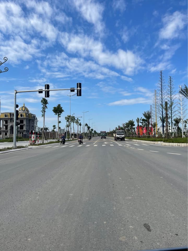 Lô đất kinh doanh mặt đường Điện Biên Phủ 176m² - Vị trí đắc địa, giá thỏa thuận!