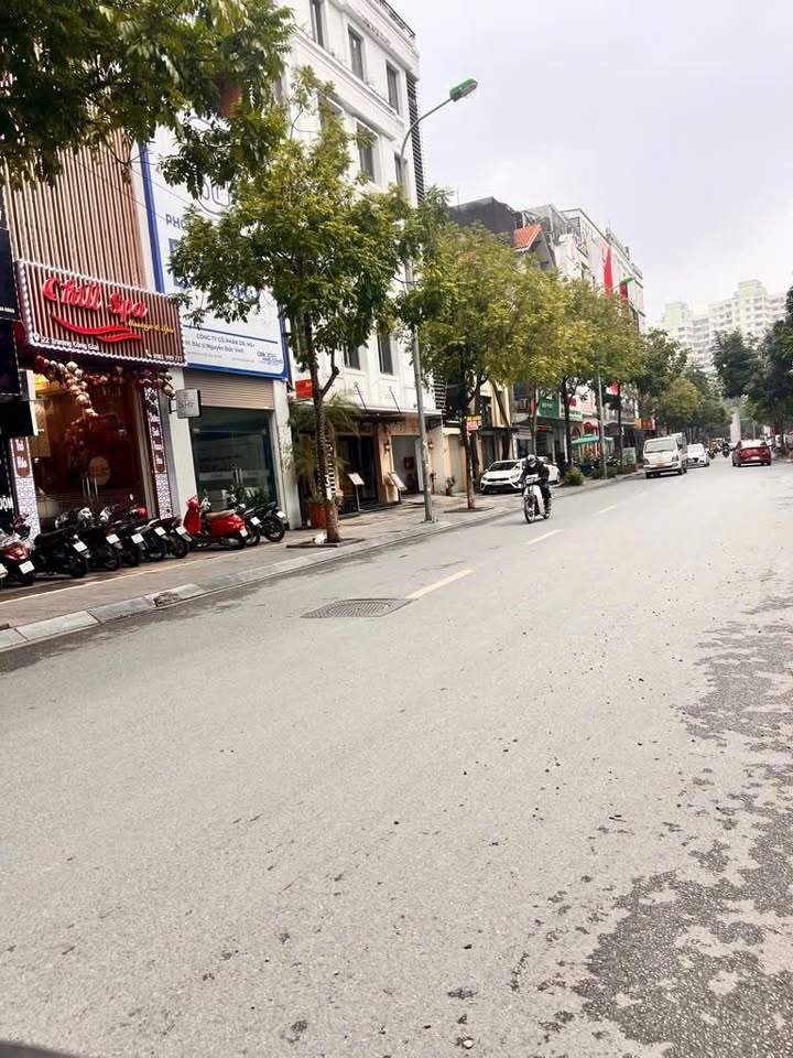 Đất nền An Dương Vương Tây Hồ 98m² giá 18 tỷ - Khu vực phát triển mạnh!