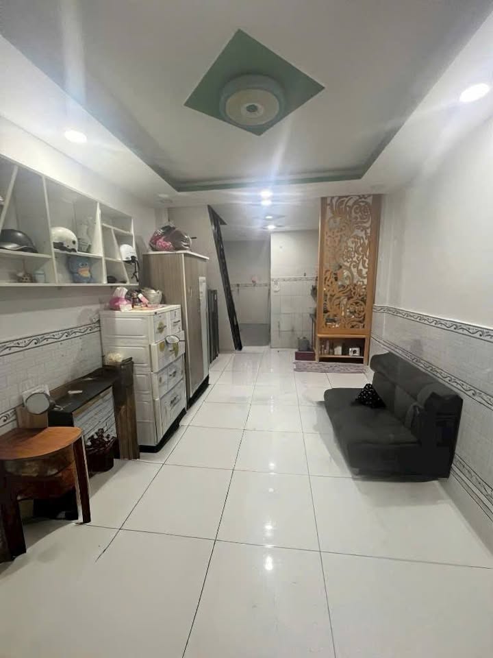 Nhà phố quận 11, 24m² giá 3.3 tỷ - Chính chủ bán gấp, vào ở ngay!
