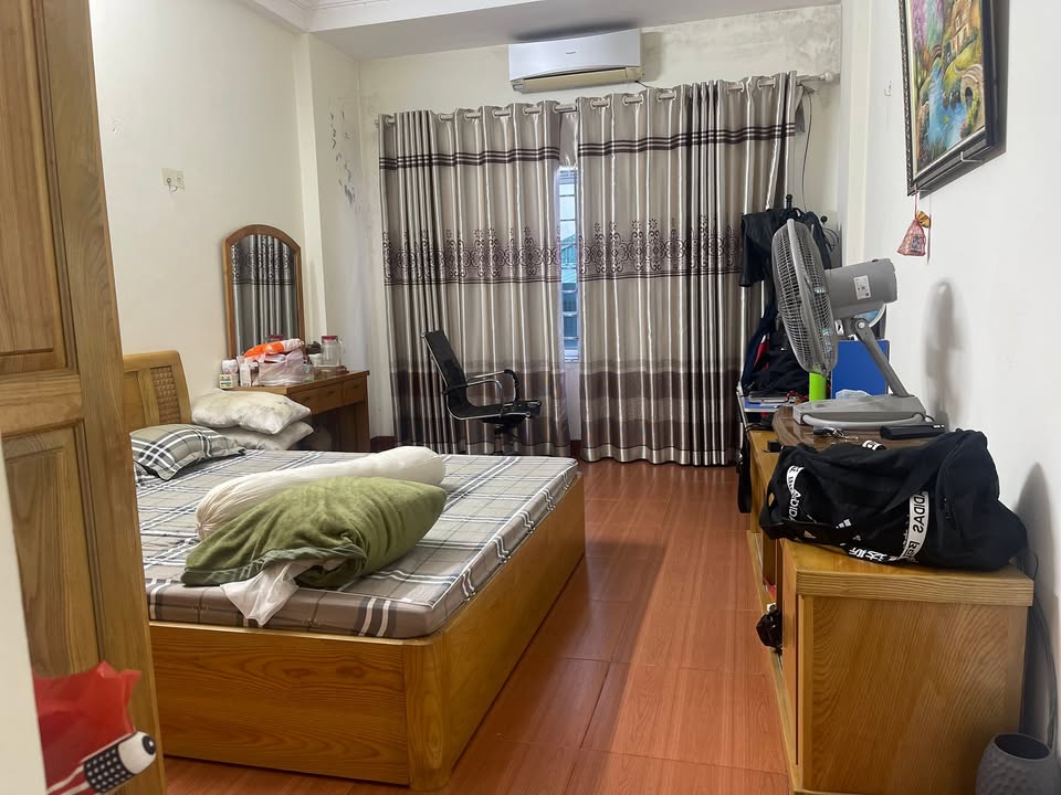 Nhà 4 tầng hướng Đông 33m² phố Tân Mai - Sẵn sàng vào ở ngay!