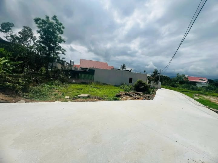 Đất nền lô góc 99m² tại Đông Mai, Quảng Yên chỉ 700 triệu - Sổ hồng chính chủ!