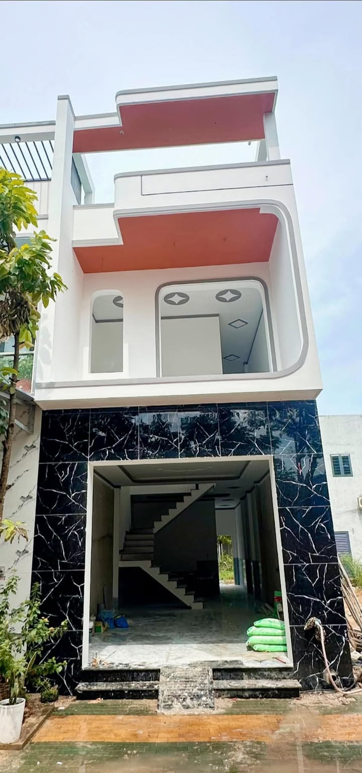 Nhà phố 72m² đường số 8, Tân Hiệp, 2.85 tỷ - Thiết kế hiện đại, gần chợ sầm uất!