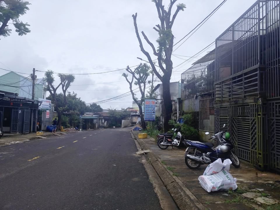 Bán đất tặng nhà cấp 4 mặt tiền Huỳnh Thúc Kháng 90m² - Cơ hội vàng tại trung tâm Pleiku!