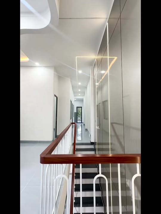 Nhà phố Trảng Dài, Biên Hòa 5.2m² giá 3.29 tỷ - Phong cách hiện đại, 2 mặt tiền!