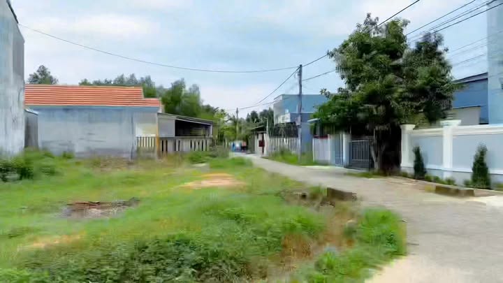 Đất 2 mặt tiền KDC Tây Yên, 242m² giá chỉ 1 tỷ - Cơ hội đầu tư hấp dẫn!