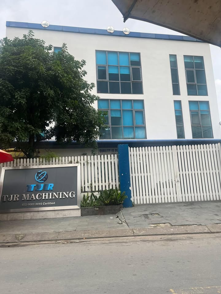 Tổ hợp nhà xưởng + văn phòng 4 tầng quận 12, diện tích 1300m² giá 46 tỷ - Thương lượng ngay!