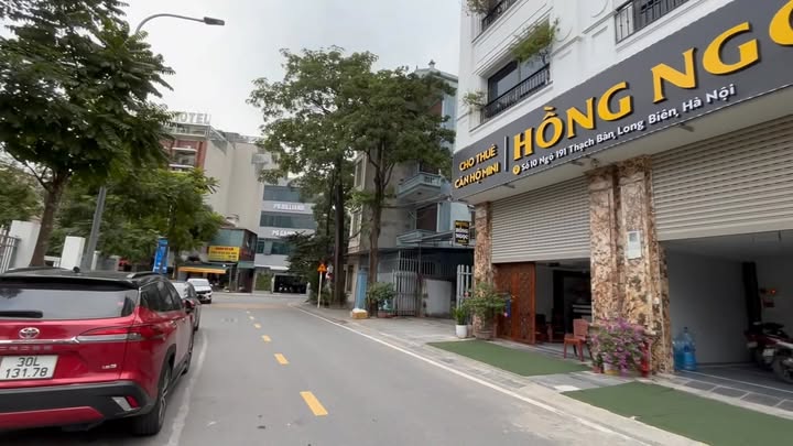 Đất vàng Thạch Bàn 40m² giá 16.5 tỷ - Vị trí đẹp, sổ đỏ chính chủ!