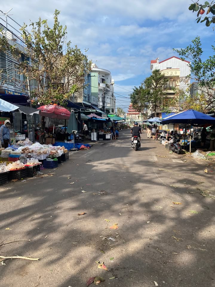 Nhà mặt tiền phố Hoa Lư 64m² giá 3 tỷ - Cơ hội đầu tư tuyệt vời!