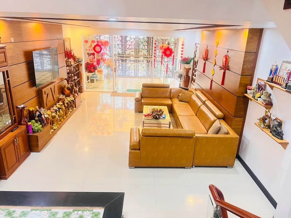 Nhà 4 tầng Nguyễn Sơn, Hòa Cường Bắc 100m² - Vị trí trung tâm sầm uất Đà Nẵng!