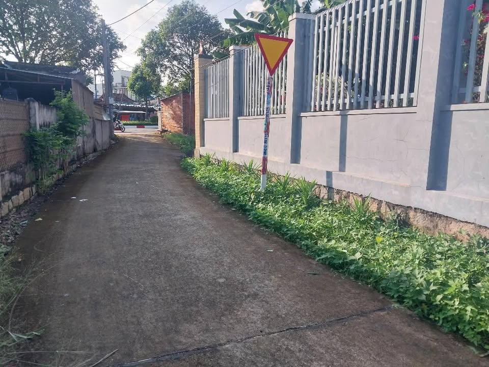 Đất thổ cư 160m² gần chợ Đất Đỏ 2000m² giá 7.2 tỷ - Cơ hội đầu tư tuyệt vời!