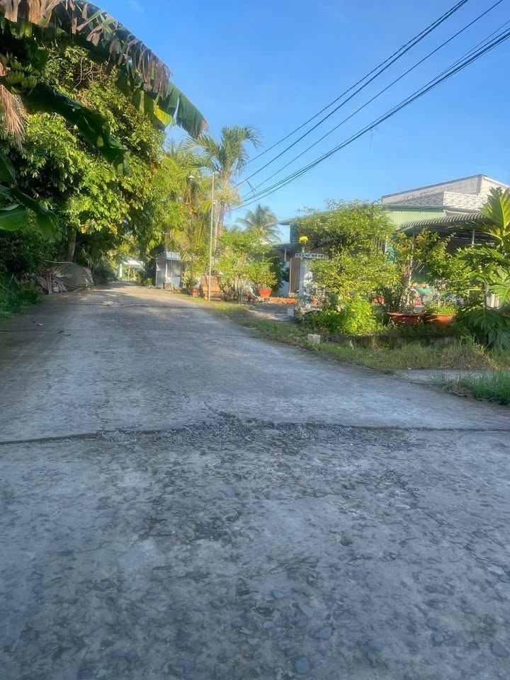 Đất nền thổ cư Đông Hiệp 150m² giá 400 triệu - Mặt tiền thông thoáng, gần chợ!