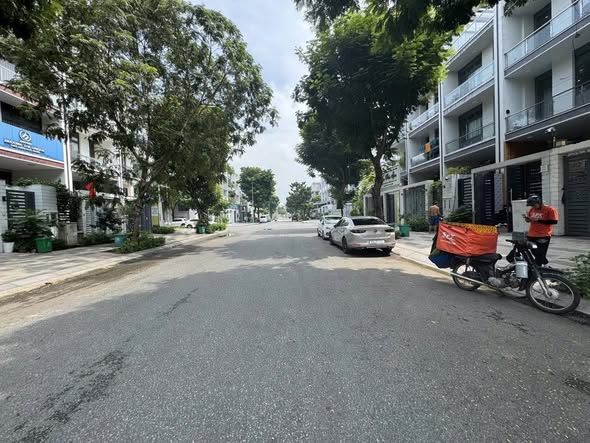 Nhà nguyên căn cho thuê tại Vạn Phúc City 147m² giá 37 triệu - Nội thất đầy đủ, dọn vào ở ngay!