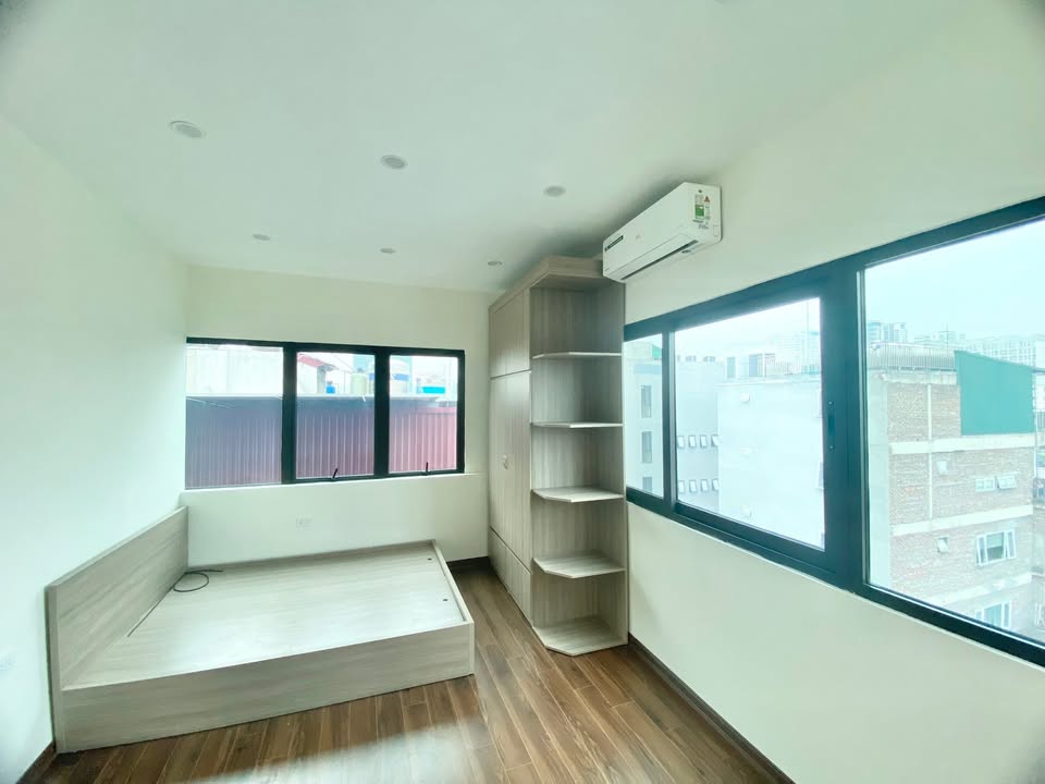 Phòng studio 87 Hoàng Quốc Việt 20m² giá 5 triệu - Ô tô đỗ tận cửa!