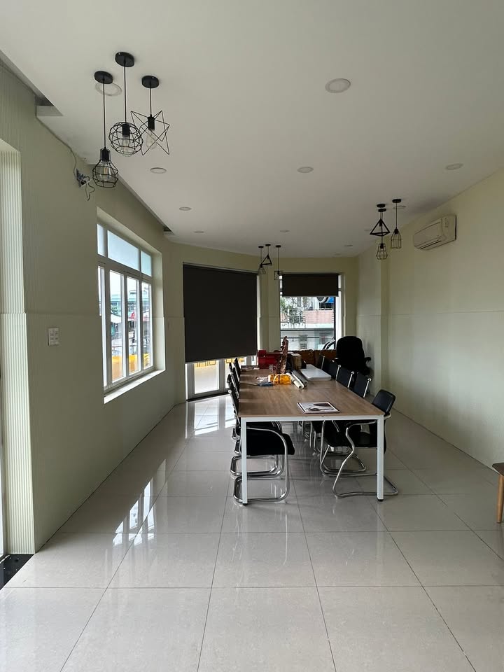 Cho thuê mặt bằng Front House 2 mặt tiền tại Phạm Văn Chí, Quận 6, 110m² - Phù hợp làm văn phòng, lớp học