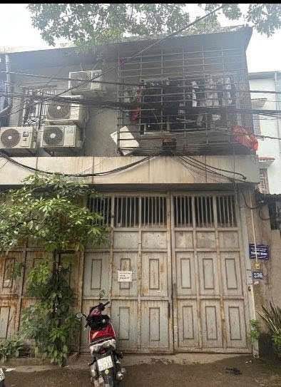 Cho thuê kho 2 tầng Tân Mai 700m² giá 40 triệu - Vị trí đắc địa, giao thông thuận lợi!