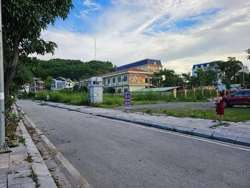 Đất nền Bãi Cháy 80m² giá 4 tỷ - Vị trí đắc địa gần công an cứu hỏa!