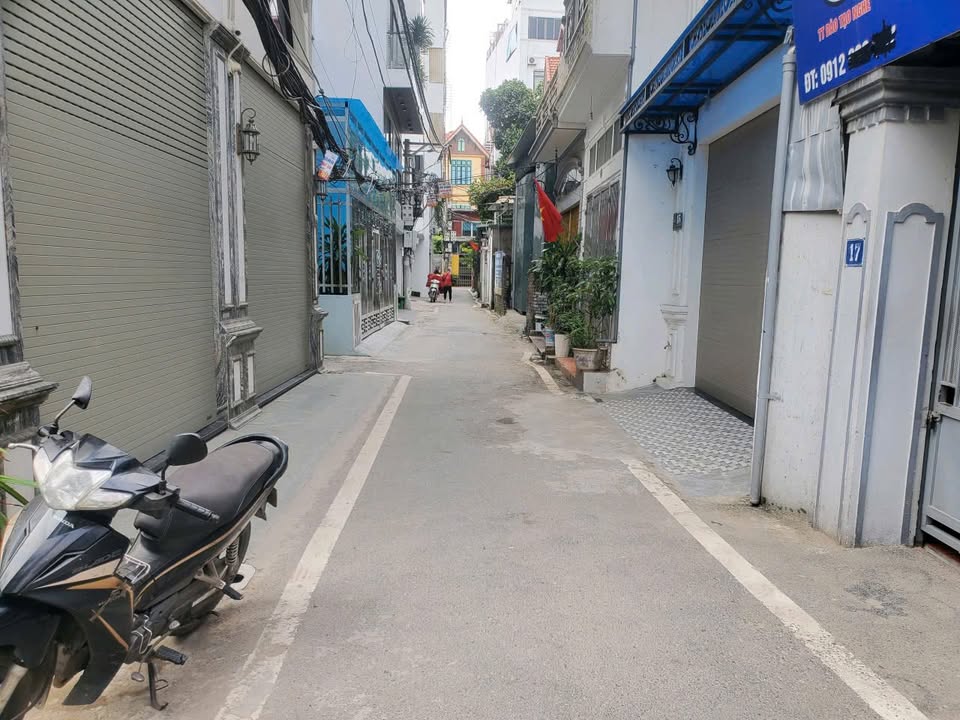 Bán đất Đàm Quang Trung, Long Biên 60m² giá 13 tỷ - Đất vuông vắn, ô tô vào tận nơi!