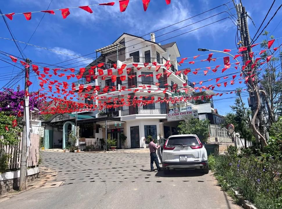 Đất Biệt Lập 345m² Vạn Hạnh Đà Lạt - Giá Chỉ 8 Tỷ Đường Ô Tô Tận Nơi!