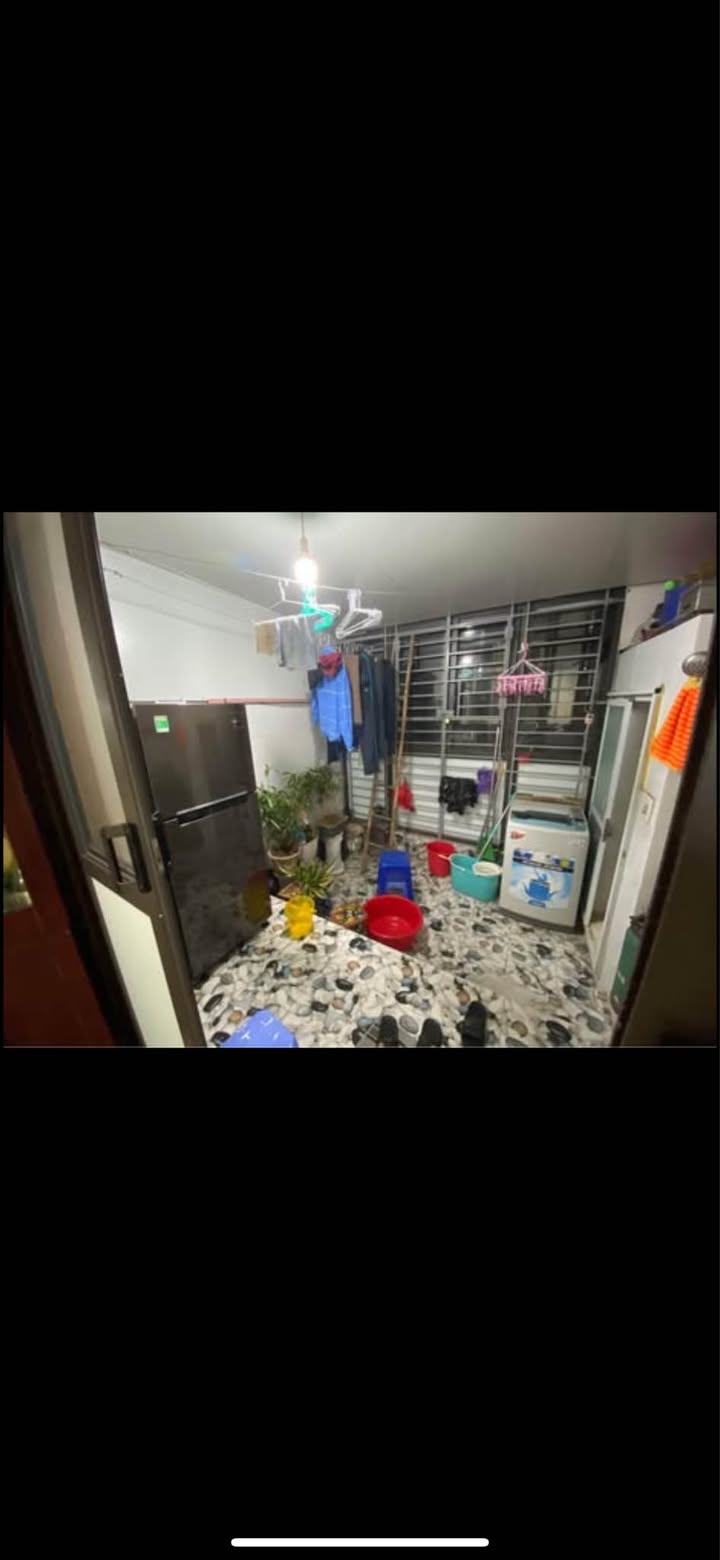 Căn hộ tập thể cho thuê 30m² tại Hàng Giấy - Chính chủ, đầy đủ tiện nghi!