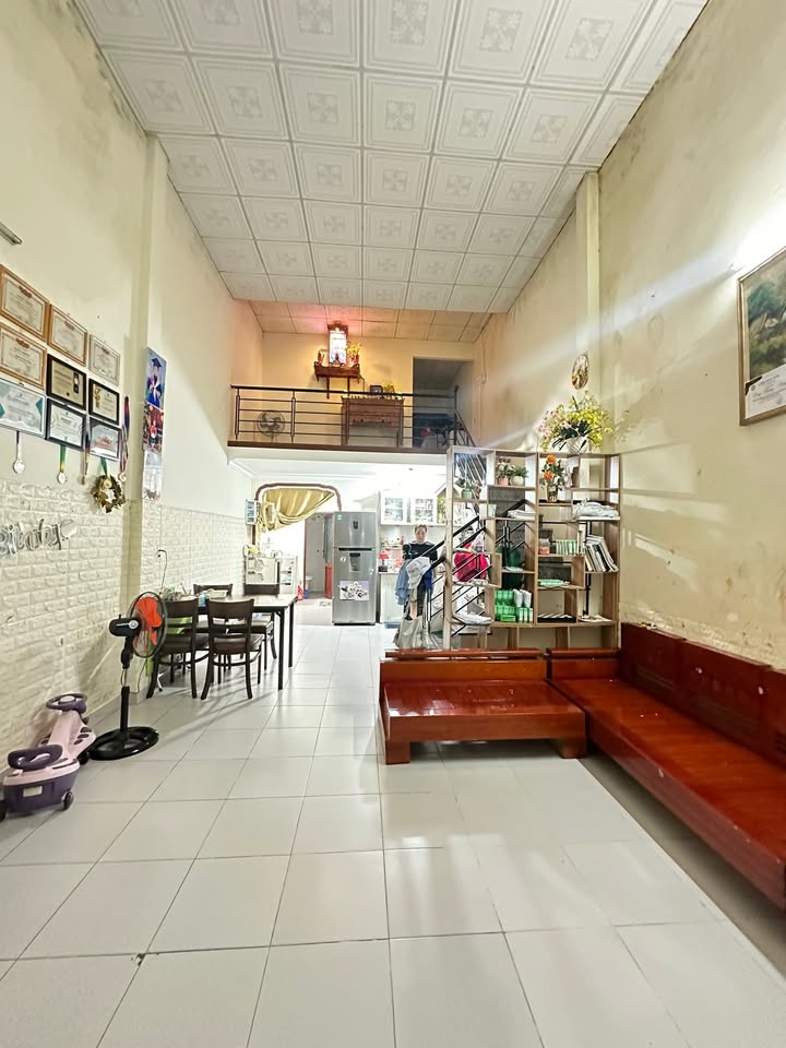 Nhà gác lửng tại 875 Nguyễn Lương Bằng, Đà Nẵng - 61m² chỉ 2.35 tỷ, hướng Tây Bắc