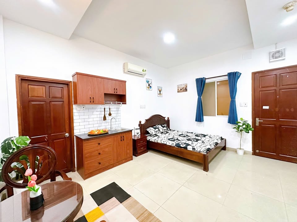 Căn hộ studio mặt tiền Thành Thái, Quận 10, 25m² - Full nội thất, sẵn sàng vào ở ngay!