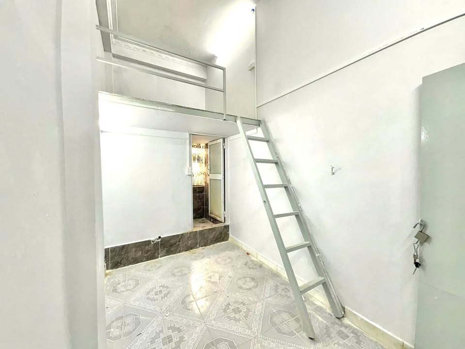 Phòng trọ cho thuê tại 226 Hoà Hưng, Quận 10 - Giá chỉ 2.5 triệu/tháng!