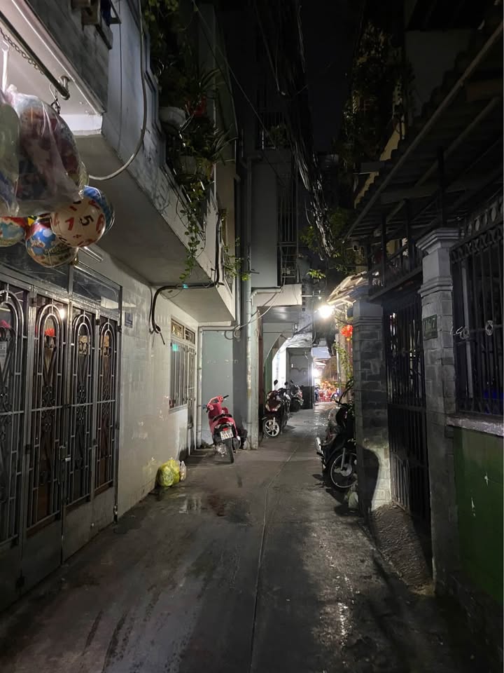 Nhà 2 tầng Lê Bình 16m² giá 3.1 tỷ - Gần mặt tiền Trường Sa, sổ hồng chính chủ!