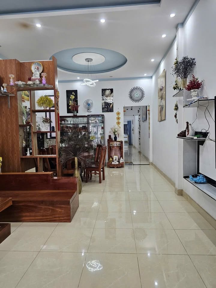 Nhà đẹp phường Tân Xuân, Đồng Xoài 170m² giá 1.4 tỷ - Sân ô tô thoải mái!